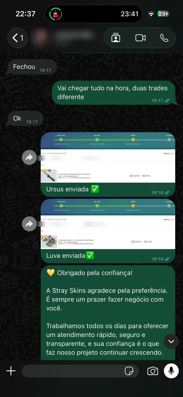 Entrega de faca Ursus e luva para cliente